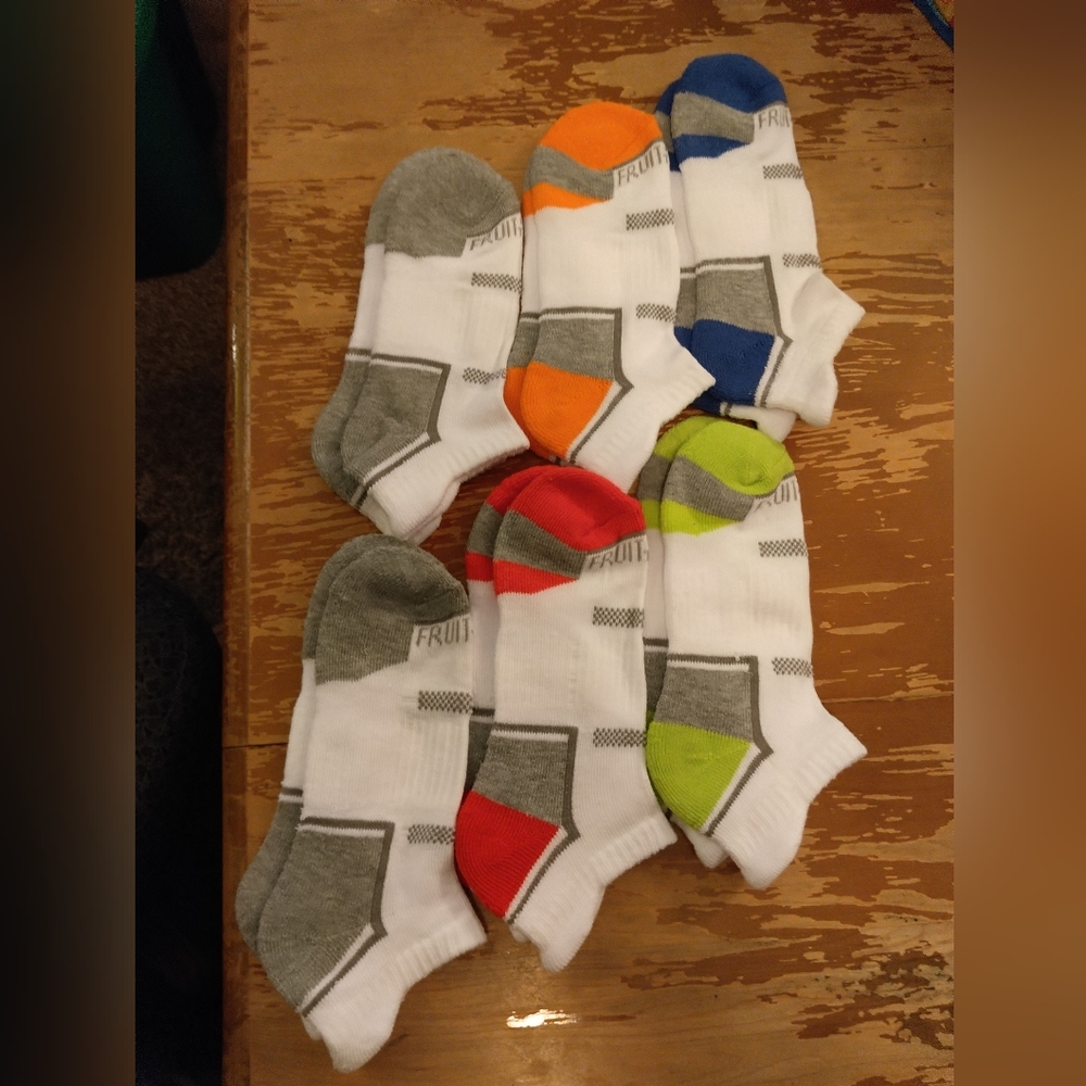 Fruit of the Loom boy's socks large